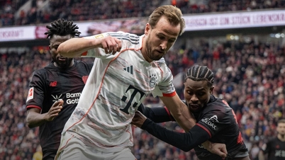 Bayern Munich still managed to get a point against Leverkusen even playing with 9 men.