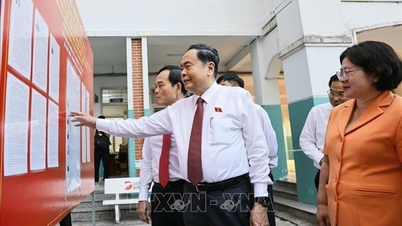 Ketua Majelis Nasional memeriksa persiapan pemilihan di Kota Ho Chi Minh.