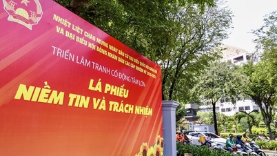 Ho Chi Minh şehrindeki seçmenler mutlulukla sandık başına gidiyor.