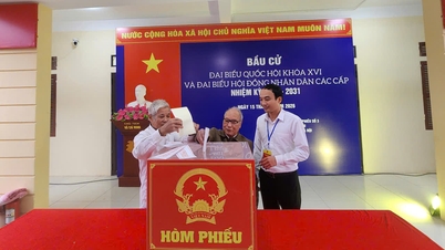 Près de 5 000 électeurs de la commune insulaire de Minh Chau (Hanoï) se sont rendus avec enthousiasme aux urnes pour voter.