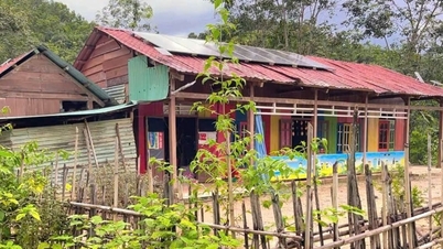 पर्वतों के बीचोंबीच स्थित स्कूलों को "नया रूप देना"।