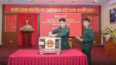 Cử tri bỏ phiếu sớm tại Đồn Biên phòng Cửa khẩu quốc tế Lào Cai