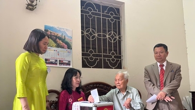 O distrito eleitoral de Duong Noi não permitirá que nenhum eleitor seja privado do seu direito de voto.