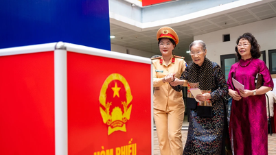 Alegătorul în vârstă de 101 ani nu a „ratat” niciodată alegerile parlamentare vietnameze.