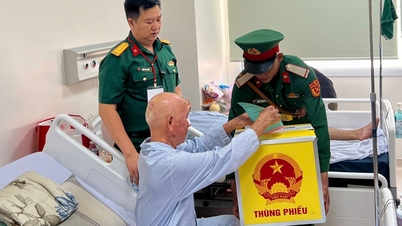 Ho Chi Minh-staden: Patienter utövar sin rösträtt på sjukhuset.