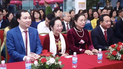 Hanoi'nin Dai Mo semtinde, Merkezi Propaganda ve Kitle Seferberliği Dairesi Başkanı Trinh Van Quyet oyunu kullandı.