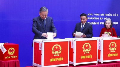 Para pemimpin partai dan negara memberikan suara mereka dalam pemilihan tersebut.
