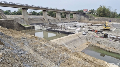 Acelerar la construcción y promover el desembolso de los fondos de inversión pública.