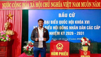 Fotbalista Nguyen Xuan Son poprvé volí.