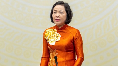 Vice-presidente da Assembleia Nacional: "A imagem de mulheres vestindo trajes tradicionais vietnamitas para votar causou forte impacto neste dia de participação eleitoral."