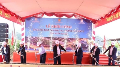 Tuyen Quang inicia la construcción del puente Tung Tao, con un coste cercano a los 50.000 millones de VND, para sustituir el puente colgante que fue arrasado por las inundaciones.