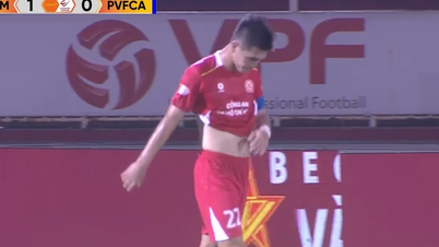 Video: Tien Linh misses a golden opportunity to score for Ho Chi Minh City Police.