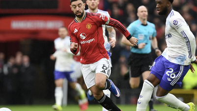 Fernandes verricht een wonder, Man United "schakelt" Aston Villa uit.