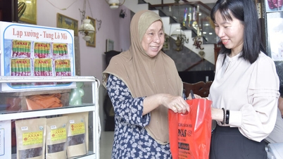 Cawangan parti menerajui ekonomi dan memelihara kraf tradisional.