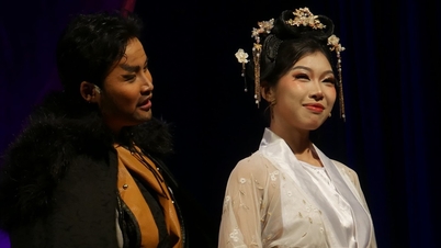 'Under the Red Curtain' - a musical that 're-deciphers' the Tale of Kieu.
