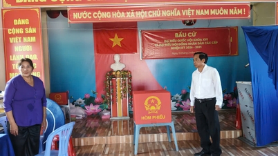 នាយកដ្ឋានឃោសនាការ និងចលនាមហាជន នៃគណៈកម្មាធិការបក្សខេត្ត កាម៉ៅ បានត្រួតពិនិត្យការរៀបចំការបោះឆ្នោតនៅក្នុងឃុំត្រែងផាន។