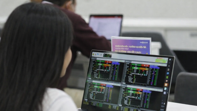 Oil and gas stocks fell sharply in the first trading session of the week.