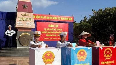 Truong Sa Lon (Spratly Islands) in the atmosphere of a national celebration.