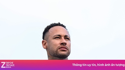 Neymar sender en melding til trener Ancelotti.