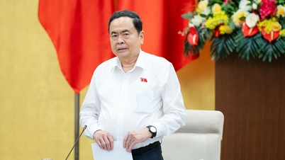 Tran Thanh Man, Sekretär des Parteikomitees der Nationalversammlung und Vorsitzender der Nationalversammlung, leitete die vierte Sitzung des Exekutivkomitees des Parteikomitees der Nationalversammlung für die Amtszeit 2025-2030.