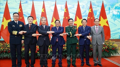 ファム・ミン・チン首相は、中国の外務大臣、国防大臣、公安大臣と会談した。