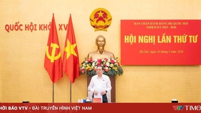 El presidente de la Asamblea Nacional, Tran Thanh Man, afirmó que perfeccionar las instituciones y las leyes es un avance estratégico para el desarrollo nacional.