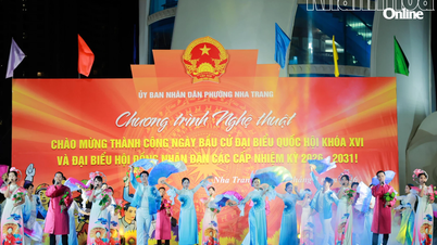 សង្កាត់ញ៉ាត្រាងរៀបចំកម្មវិធីសិល្បៈមួយដើម្បីអបអរសាទរការបោះឆ្នោតដ៏ជោគជ័យ។