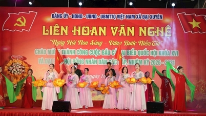 Commune de Dai Xuyen : Festival culturel et artistique animé pour célébrer le succès des élections.