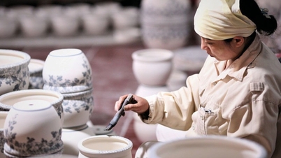 Bat Trang: From a centuries-old craft village to a destination for experiential tourism.