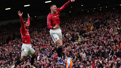 DESTAQUES: Manchester United goleia o Aston Villa e consolida sua posição entre os 3 primeiros.