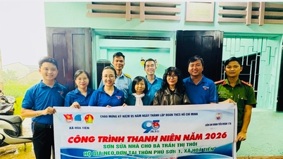 យុវជន​ចូលរួមចំណែក​ជួសជុល​ផ្ទះ​ជូន​ជន​ក្រីក្រ។