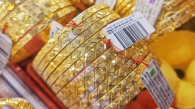 Le matin du 17 mars, le prix des lingots d'or SJC a de nouveau baissé, mais est resté largement supérieur au cours mondial.