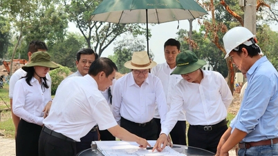 Były prezydent Truong Tan Sang pracuje i nadzoruje kilka kluczowych projektów w Tay Ninh.