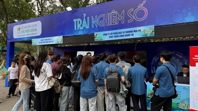 Hanojský turistický festival 2026: Vzrušující kulturní a technologické zážitky přitahují davy lidí.