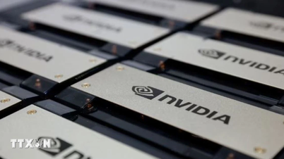 Nvidia prevé obtener ingresos de 1 billón de dólares procedentes de los chips de inteligencia artificial.