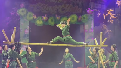 Political circus performances serving political objectives are in high demand.