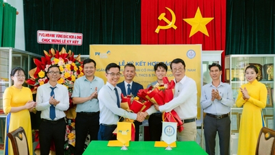 PVcomBank signe un accord de coopération avec l'école primaire, secondaire et supérieure de Ha Long : développement conjoint d'un écosystème éducatif et financier.
