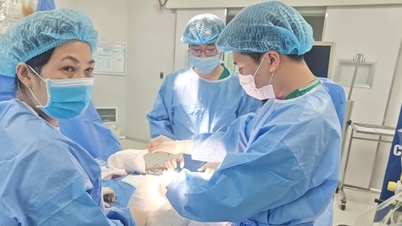 Seorang anak berusia 14 bulan mengalami cedera kepala parah setelah jatuh dari tangga.