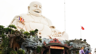 Để núi Cấm, miếu Bà Chúa Xứ núi Sam đón khách quốc tế