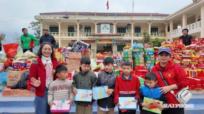 Belia komune An Lão menyebarkan kebaikan dan belas kasihan di wilayah sempadan wilayah Lào Cai.