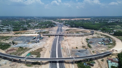 Autostrada Bien Hoa - Vung Tau, której koszt wyniósł ponad 21 000 miliardów VND. Proponowana data otwarcia: 30 marca.