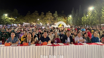 ឃុំលៀនសឺនឡាក់៖ ការសម្តែងវប្បធម៌យ៉ាងរស់រវើក ដើម្បីអបអរសាទរការបោះឆ្នោតដ៏ជោគជ័យ។