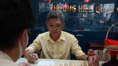 តម្លៃមាសថ្ងៃនេះ ទី១៨ ខែមីនា៖ ការខាតបង់ដោយសារតែភាពខុសគ្នានៃតម្លៃទិញ-លក់ ២-៣ លានដុង/អោន។