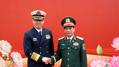 Generaal Phan Van Giang verwelkomt de Chinese minister van Nationale Defensie aan de grens.