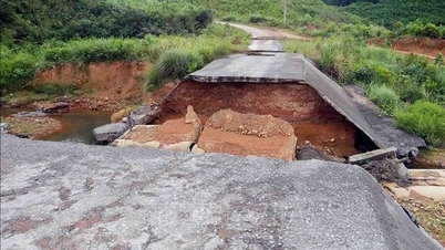 Quang Tri: Se necesitan reparaciones urgentes en la única carretera que ha quedado cortada por los deslizamientos de tierra.
