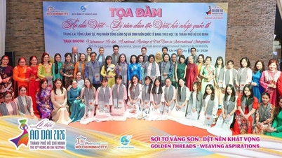 Att sprida den vietnamesiska Ao Dais kulturarv i samband med integration.