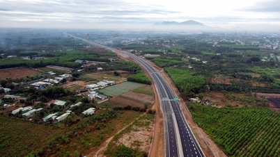 Επισκόπηση του αυτοκινητόδρομου Bien Hoa - Vung Tau πριν από την ημέρα των εγκαινίων του.