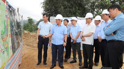 លេខាបក្សខេត្ត Hau A Leng ត្រួតពិនិត្យគម្រោងសាងសង់មួយចំនួននៅសង្កាត់ Ha Giang 1 និង Ha Giang 2។