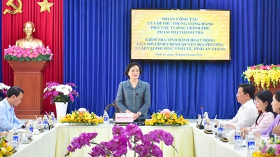 Pham Thi Thanh Tra miniszterelnök-helyettes megvizsgálja a kétszintű kormányzati modellt Vinh Te kerületben.