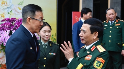 Upacara perpisahan untuk Jenderal Dong Jun, Menteri Pertahanan Nasional Tiongkok, di perbatasan.